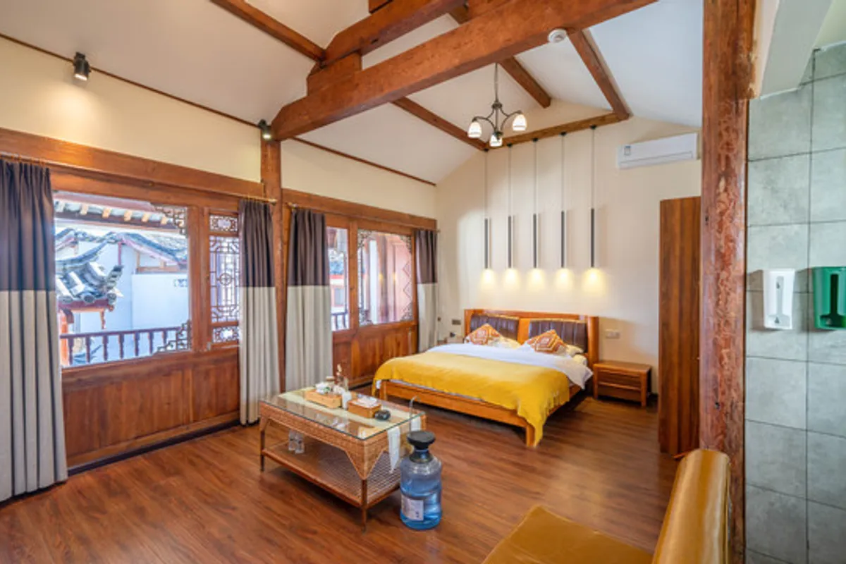 Lijiang Rongyi Homestay (Secret Garden) — rooms and atmosphere