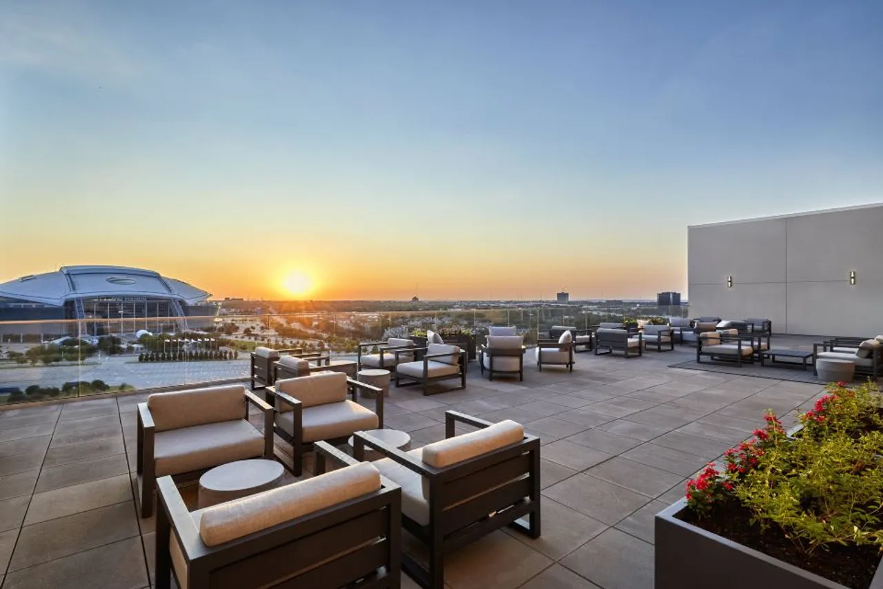 Live! by Loews - Arlington, TX — rooms and atmosphere