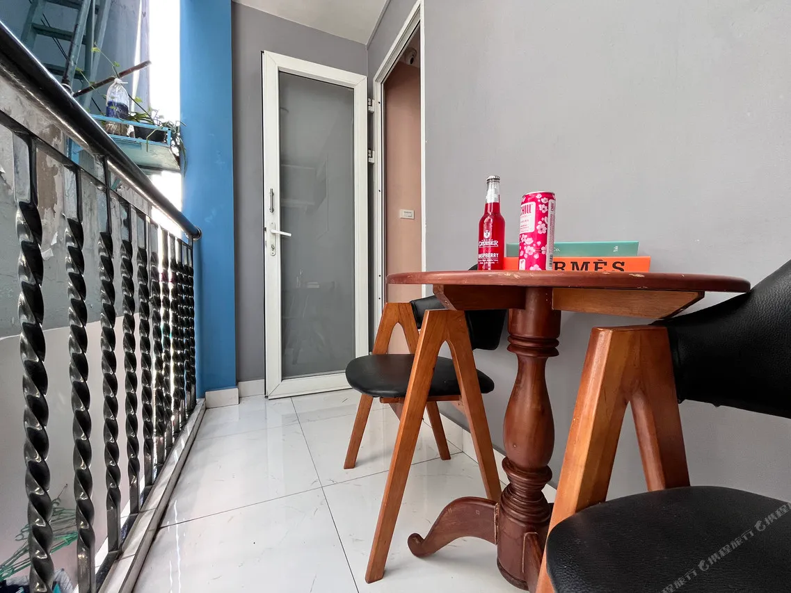 Local Home Pham Ngu Lao — rooms and atmosphere