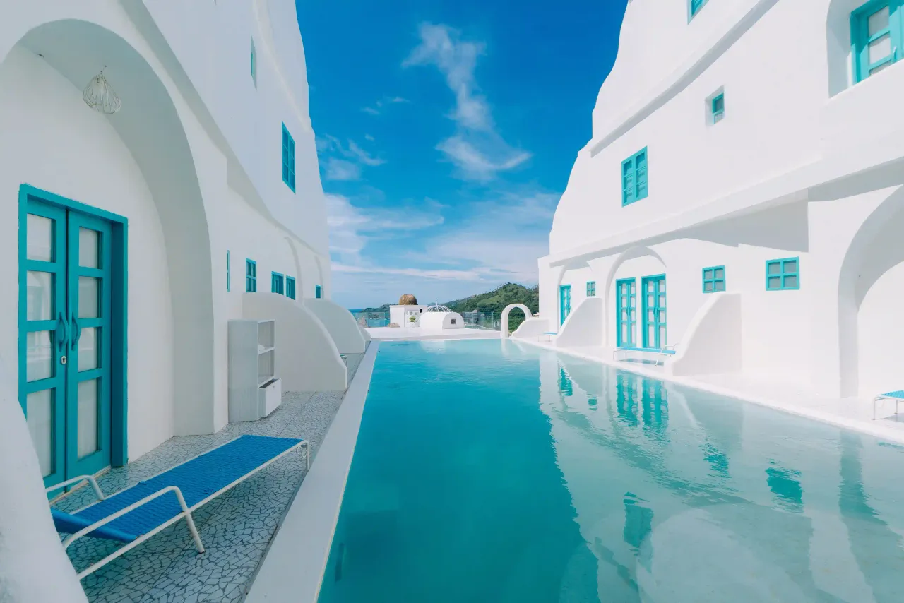 Loccal Collection Hotel Komodo — rooms and atmosphere