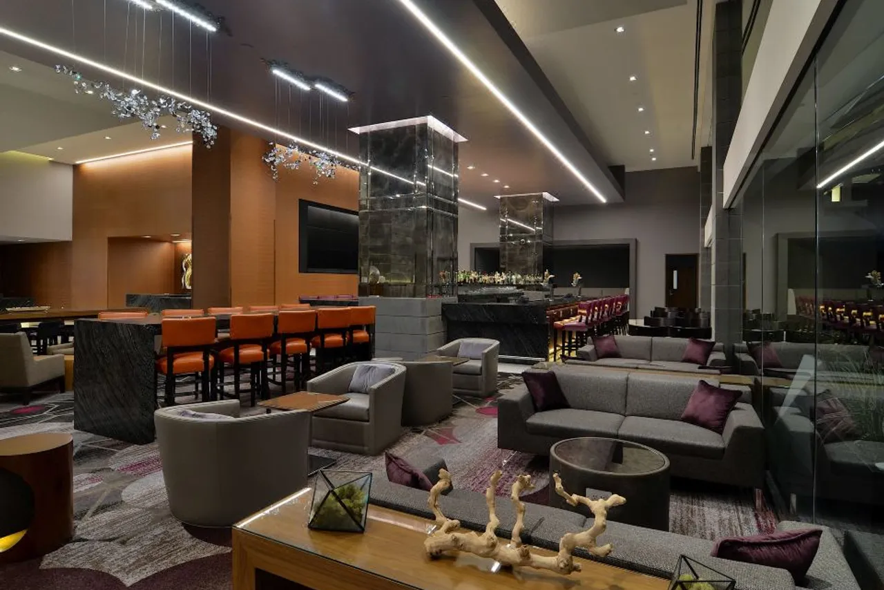 Loews Hollywood Hotel — rooms and atmosphere