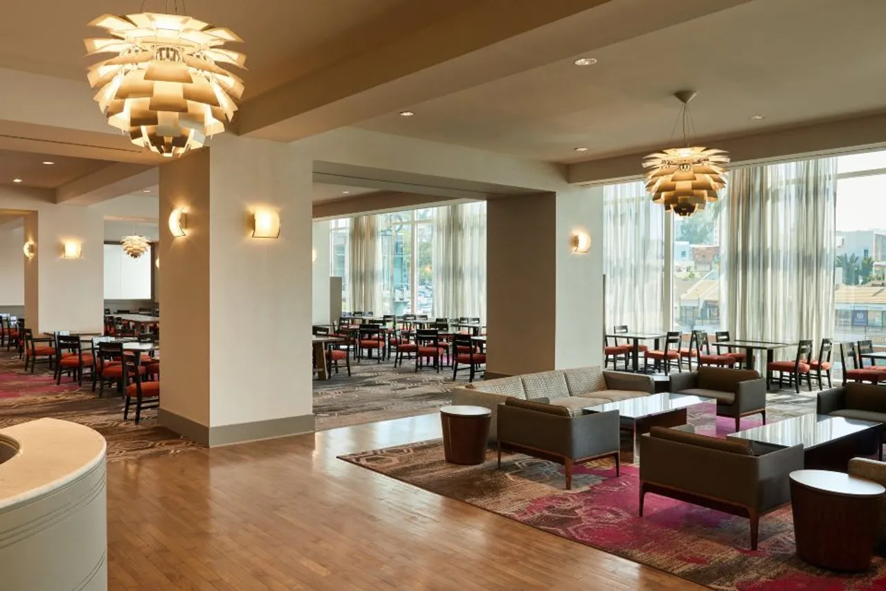 Loews Hollywood Hotel — rooms and atmosphere