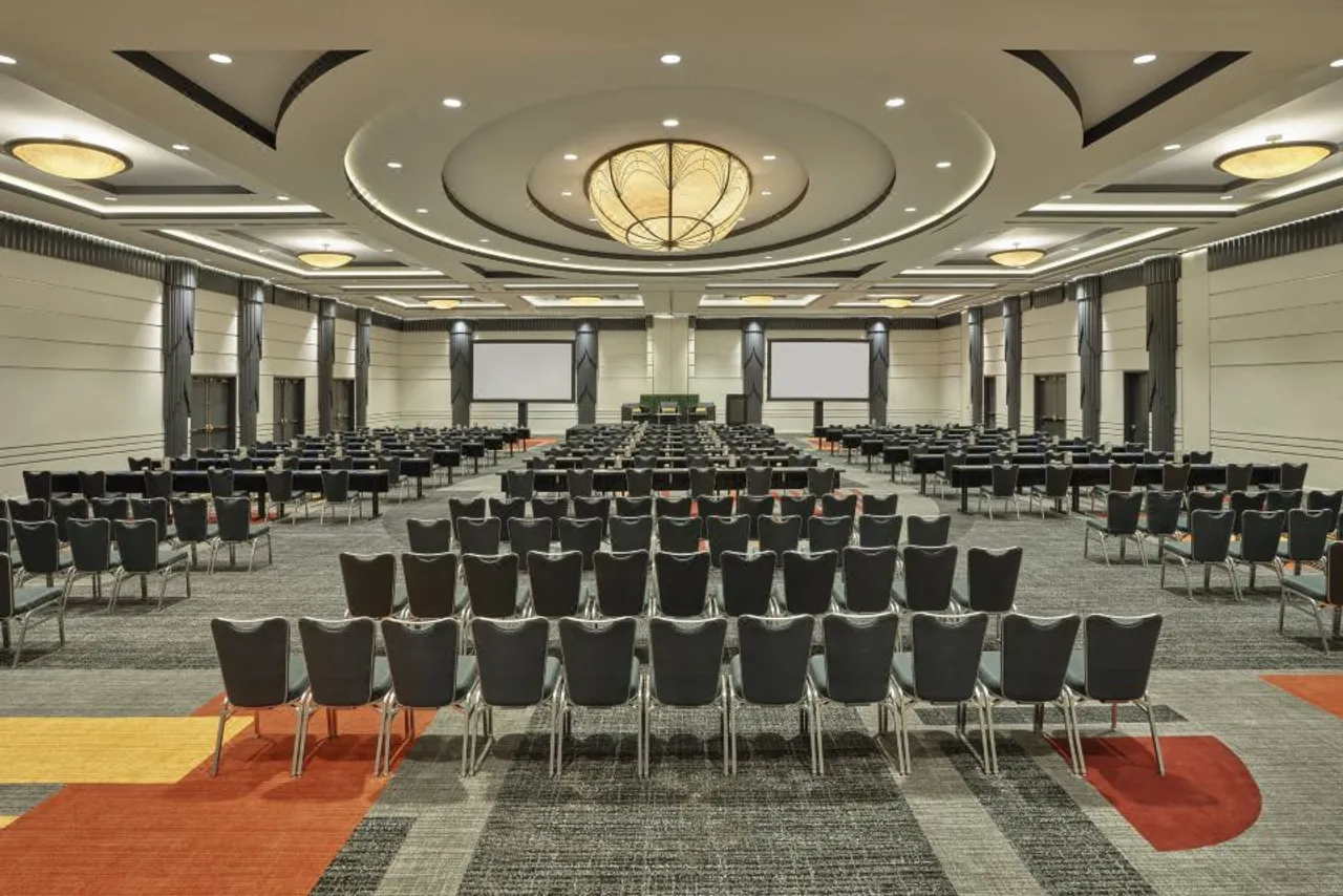 Loews Philadelphia Hotel — rooms and atmosphere