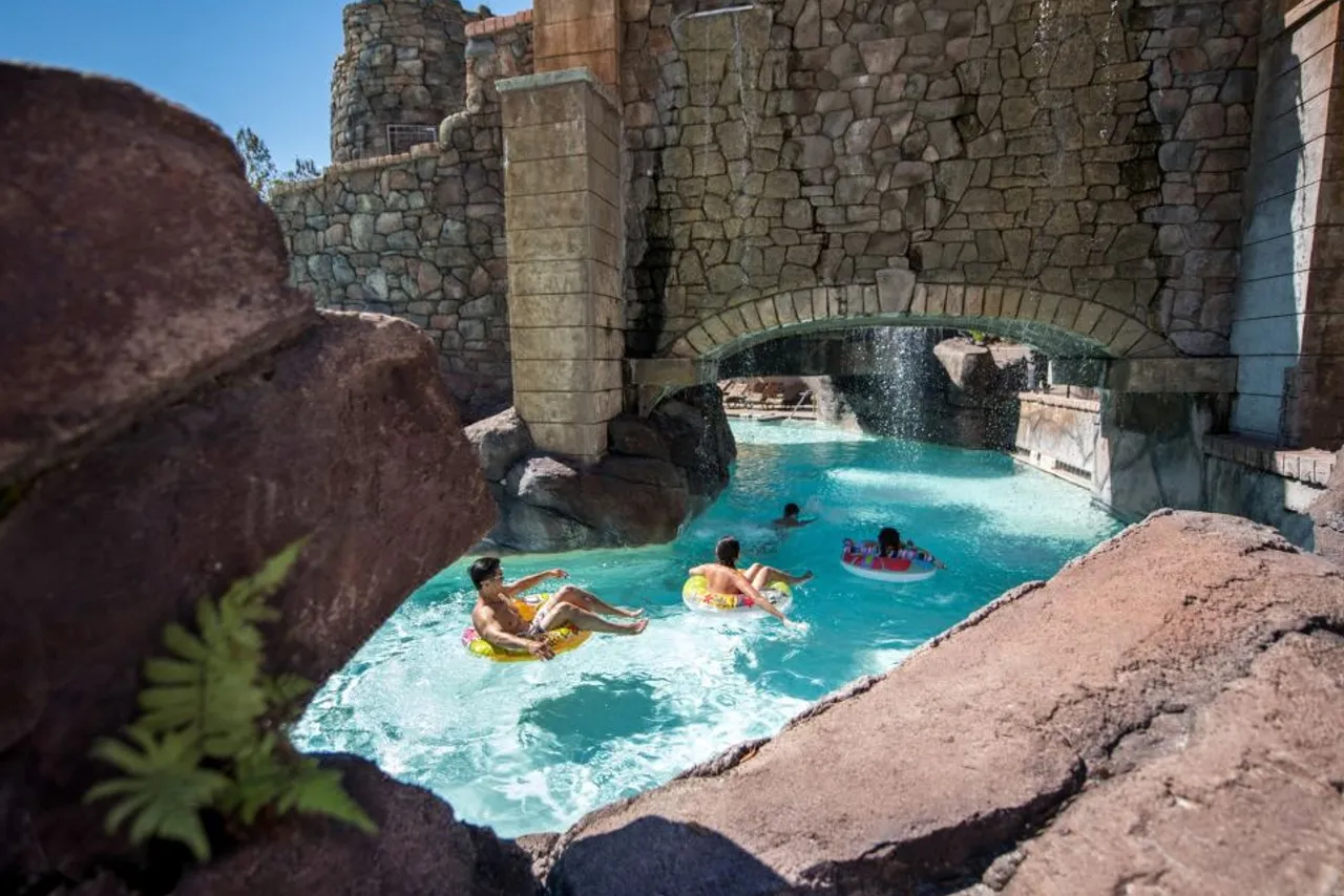 Loews Portofino Bay Hotel at Universal Orlando Resort — rooms and atmosphere