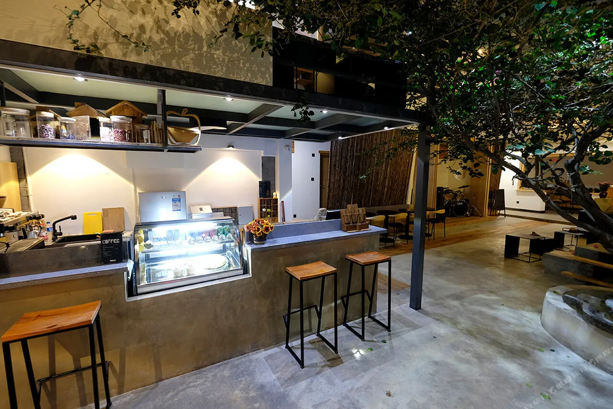 Loft Travelling Hotel — rooms and atmosphere