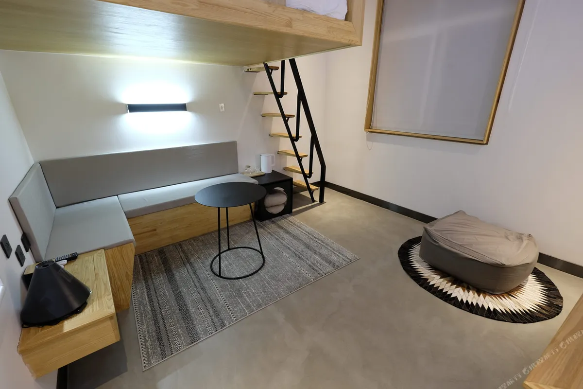 Loft Travelling Hotel — rooms and atmosphere