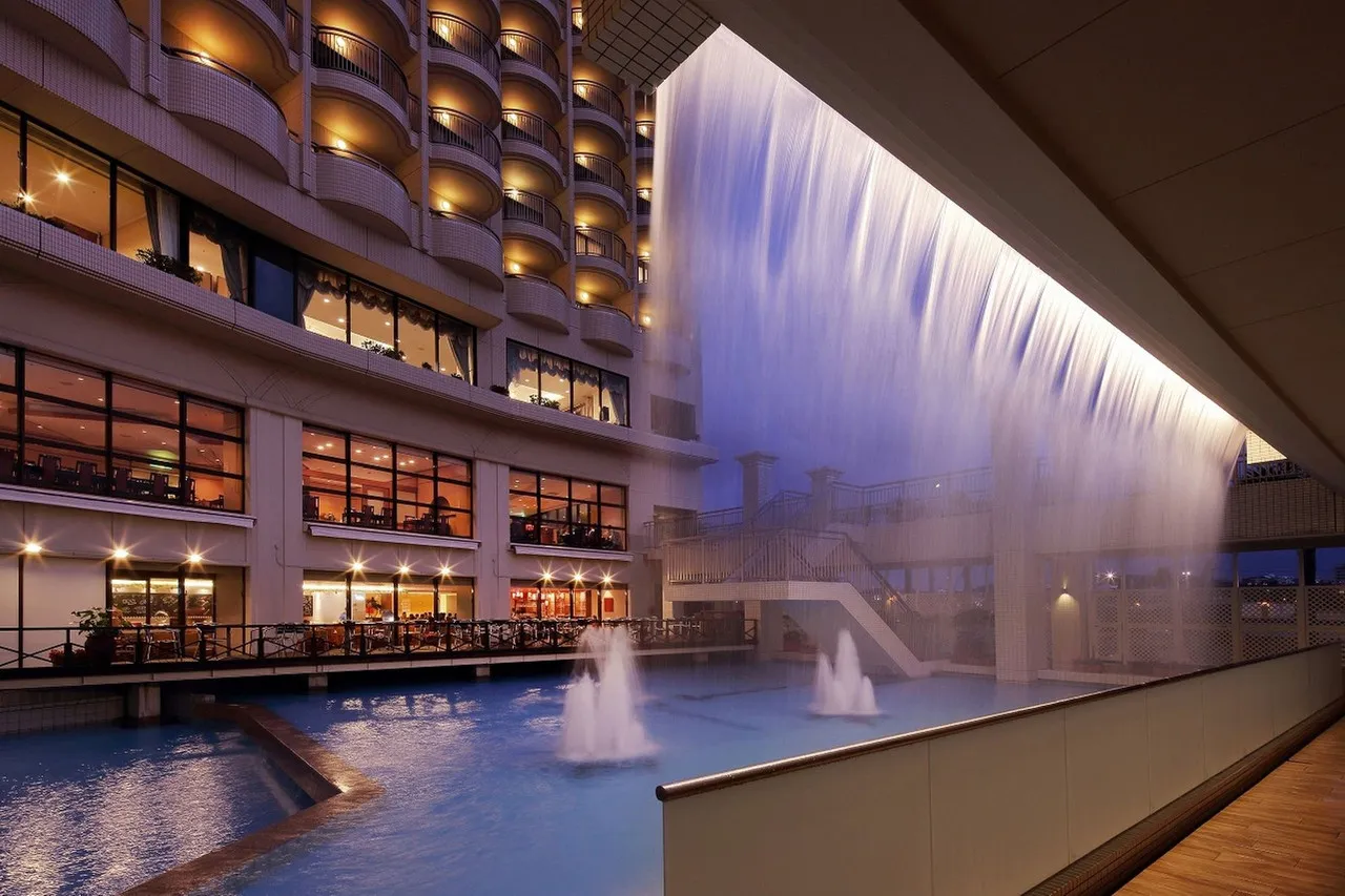 Loisir Hotel Naha — rooms and atmosphere
