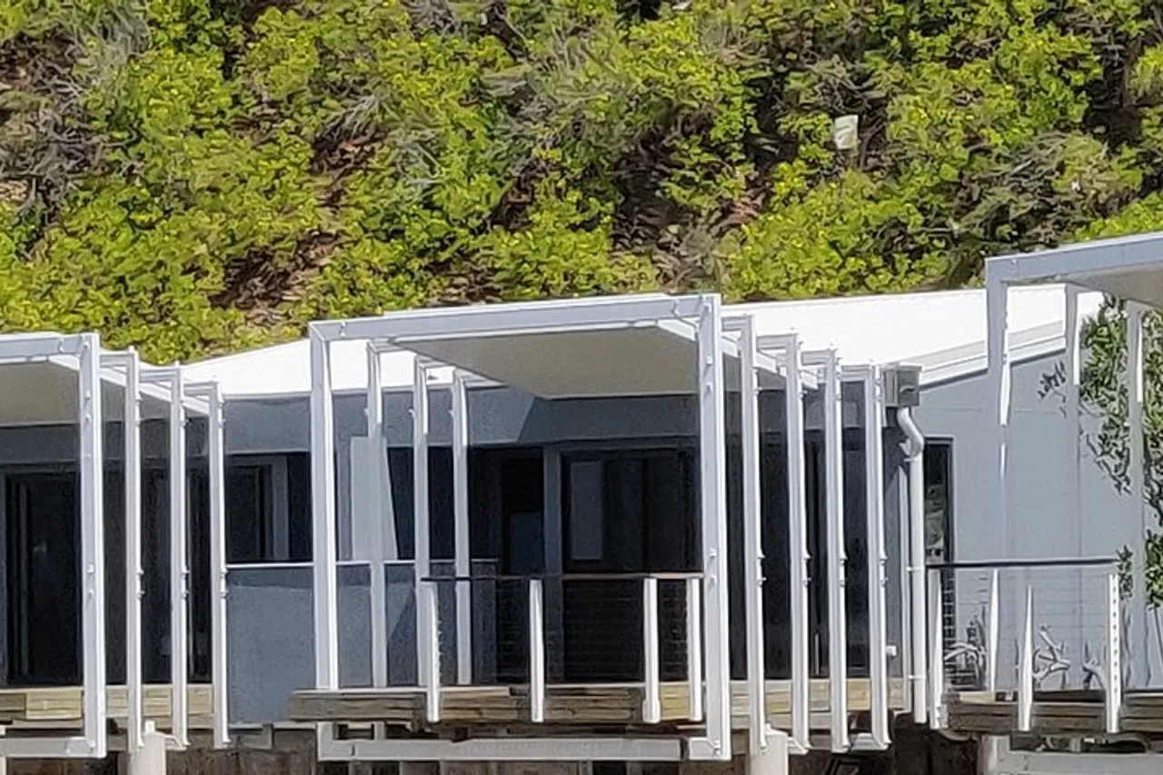 Loloata Island Resort — rooms and atmosphere
