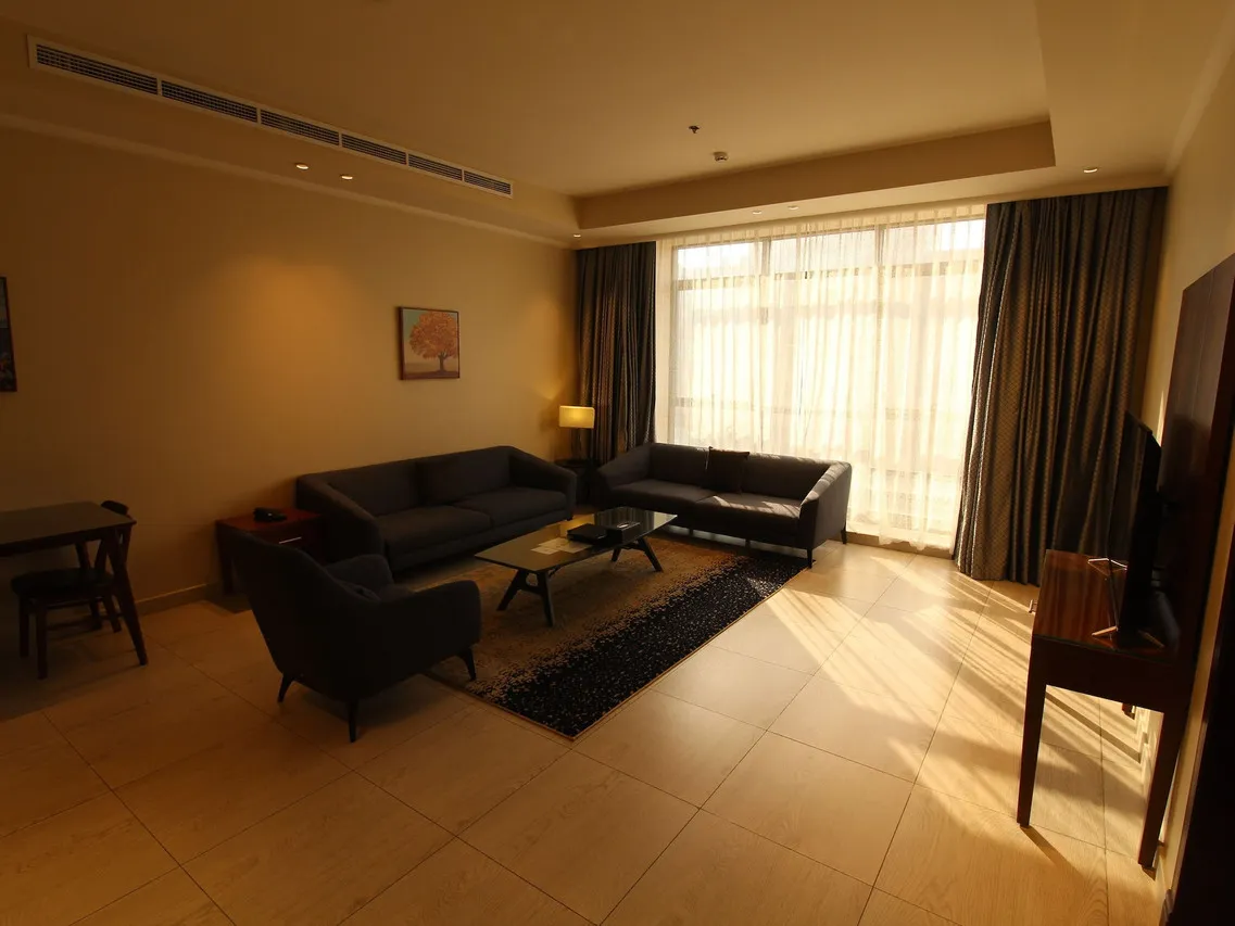 Lotaz Hotel Suites — ภาพห้องพักและบรรยากาศ