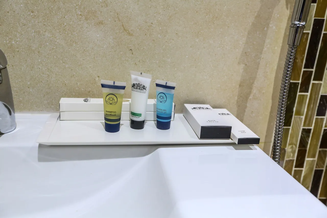 Lotaz Hotel Suites — ภาพห้องพักและบรรยากาศ