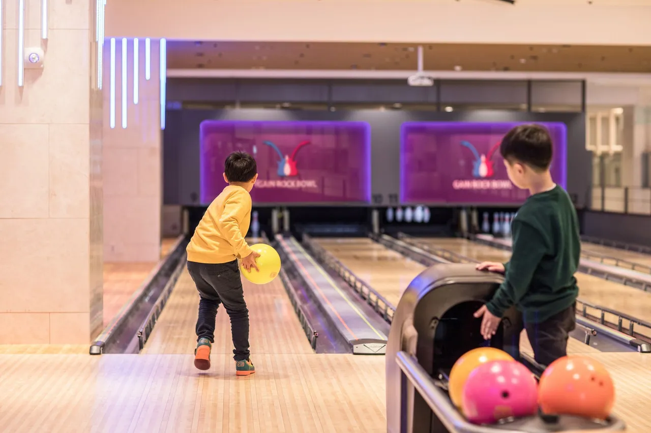 Lotte Hotel Jeju — rooms and atmosphere