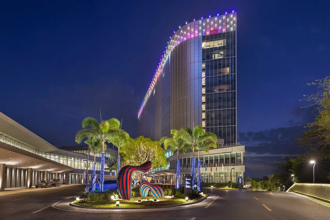 Lotte Hotel Yangon — rooms and atmosphere