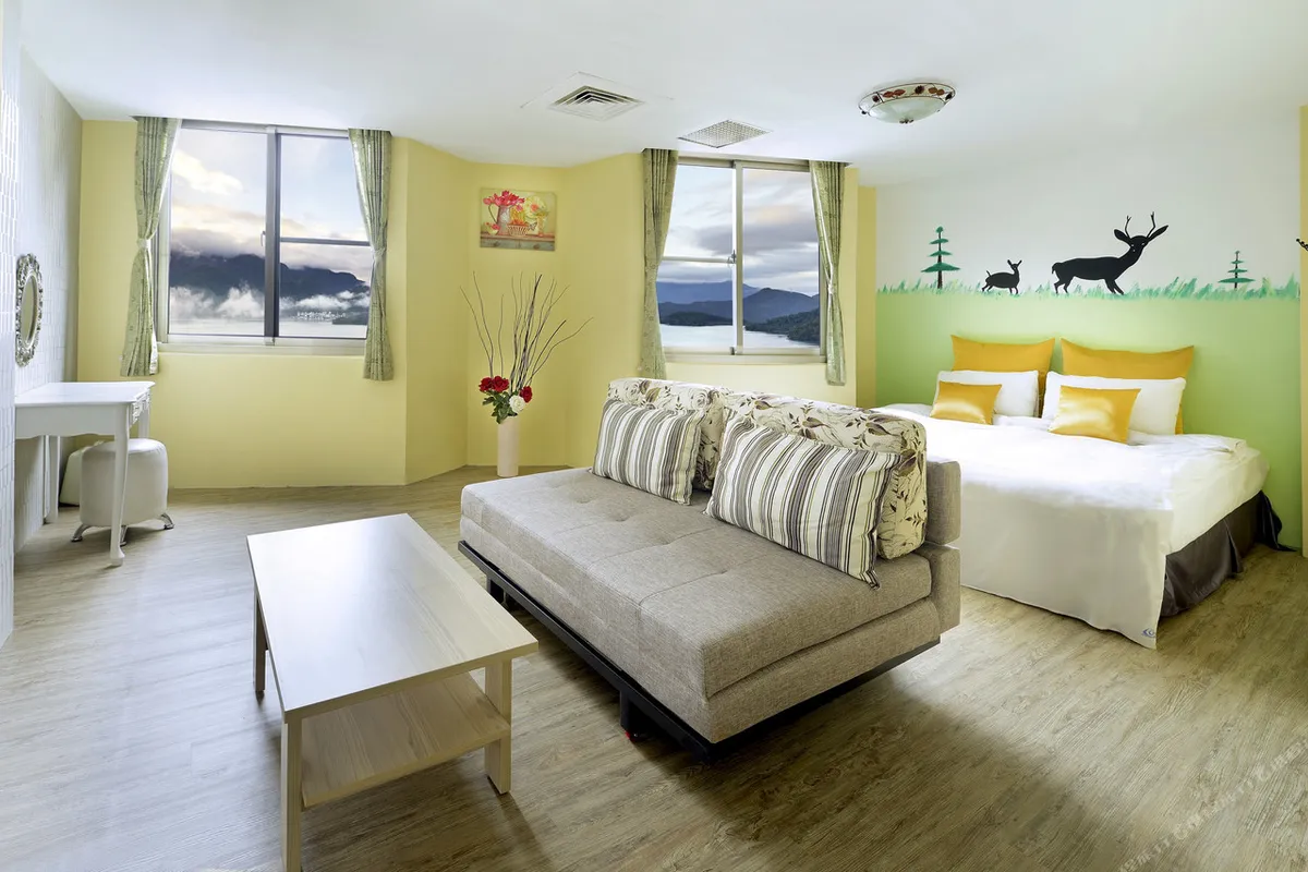 Love Home Lake Hotel — hotel