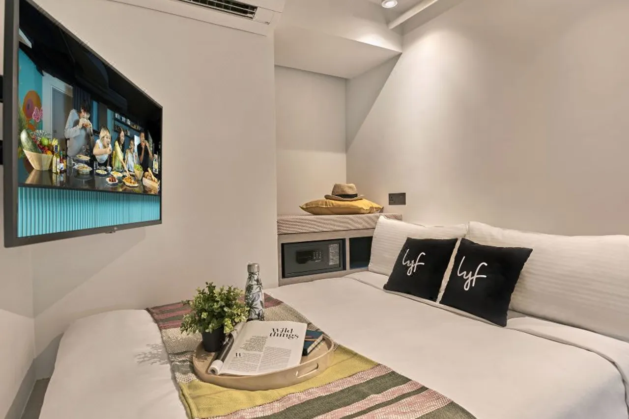 lyf one-north Singapore — rooms and atmosphere
