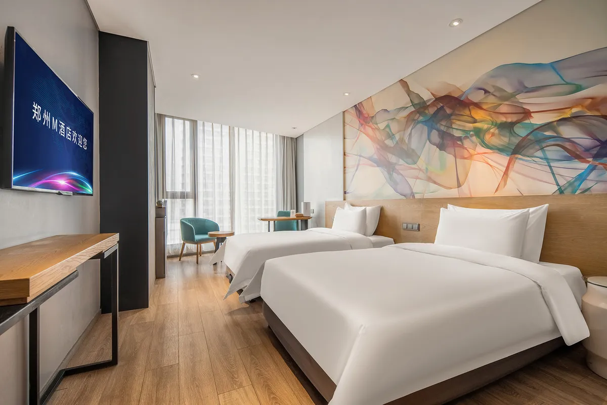 M Hotel Zhengzhou — rooms and atmosphere