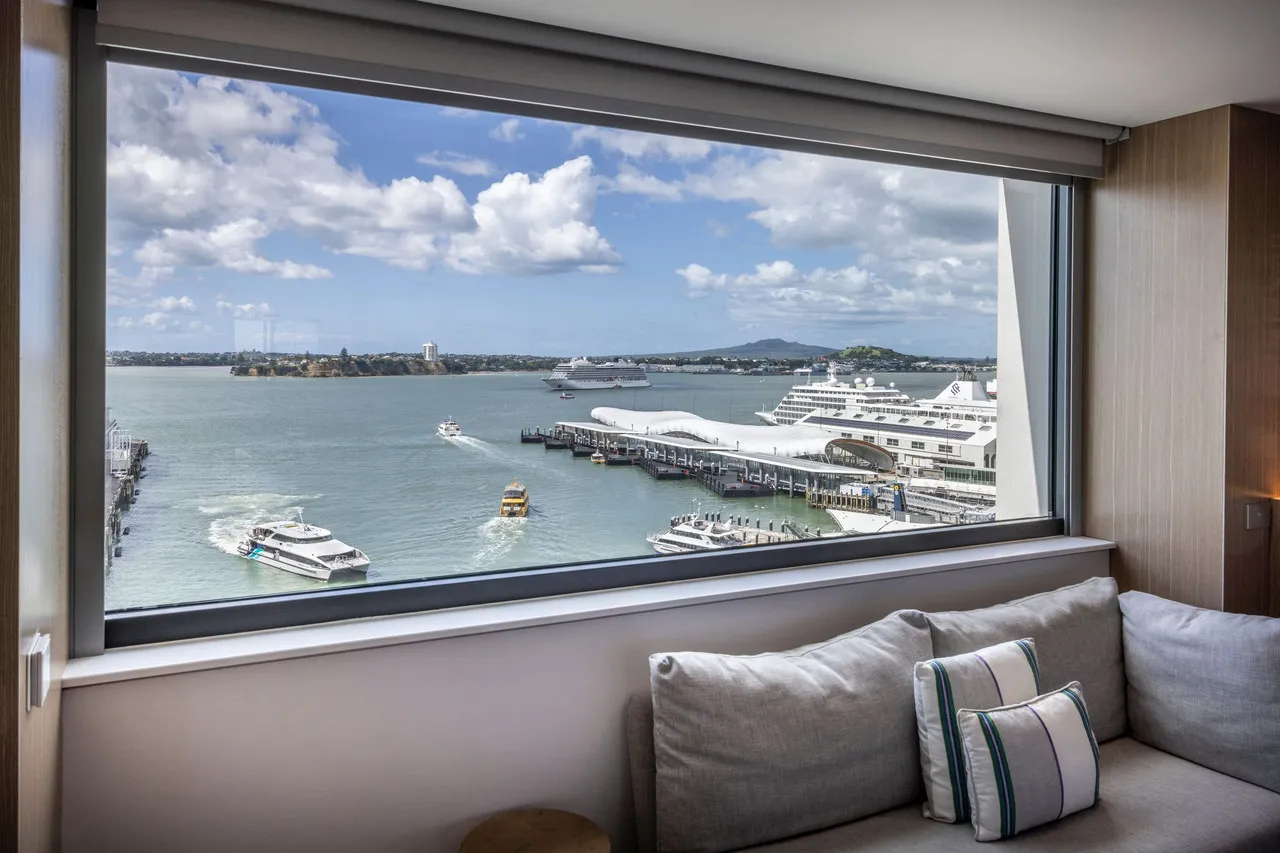 M Social Auckland — ภาพห้องพักและบรรยากาศ