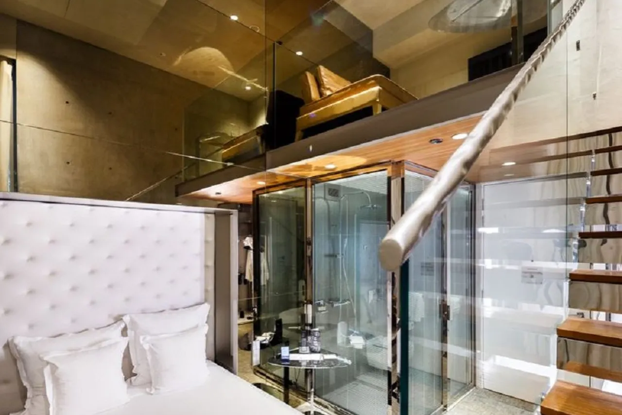 M Social Singapore — rooms and atmosphere