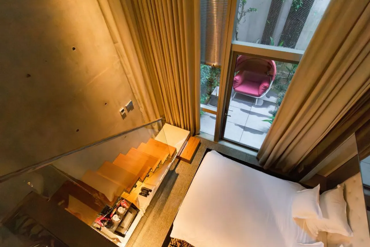 M Social Singapore — rooms and atmosphere
