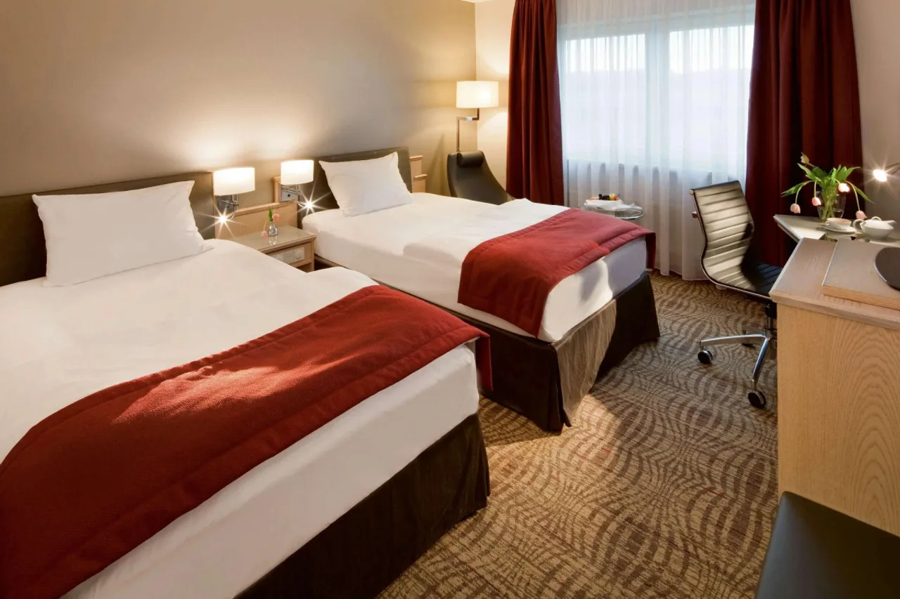 Mövenpick Hotel 's-Hertogenbosch — ภาพห้องพักและบรรยากาศ