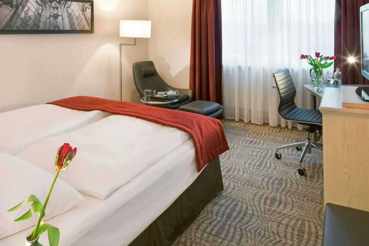 Mövenpick Hotel 's-Hertogenbosch — ภาพห้องพักและบรรยากาศ