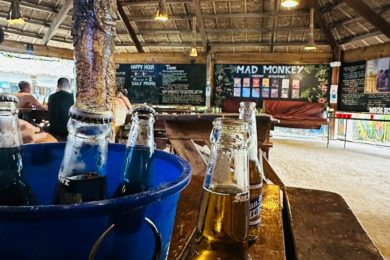 Mad Monkey Hostel Siargao — rooms and atmosphere