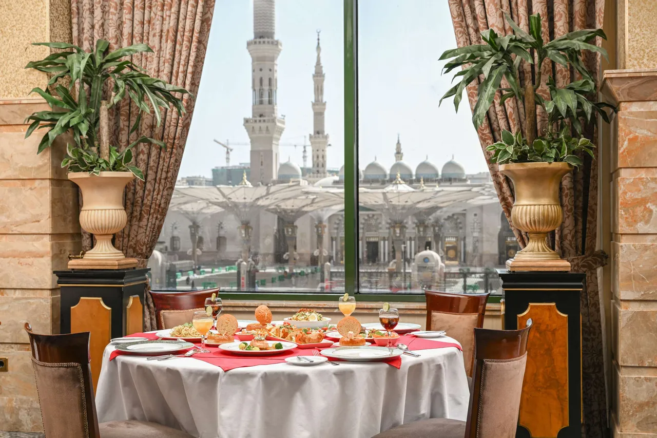 Madinah Hilton — ภาพห้องพักและบรรยากาศ