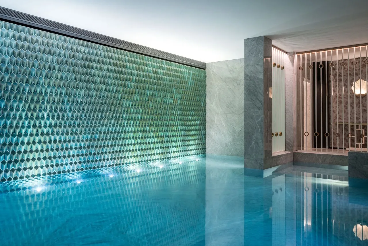 Maison Albar Hotels Le Monumental Palace — rooms and atmosphere