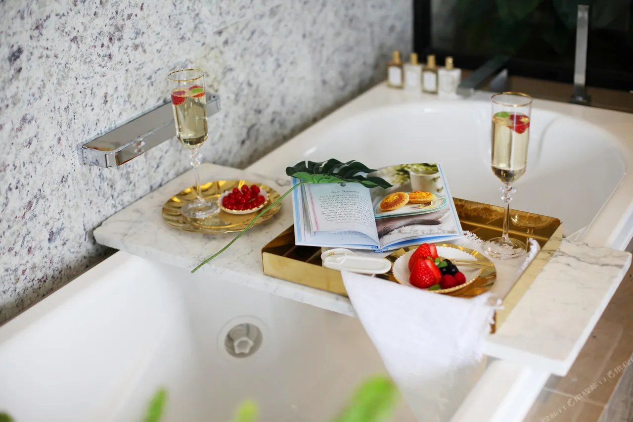 Maison Glad Jeju — rooms and atmosphere