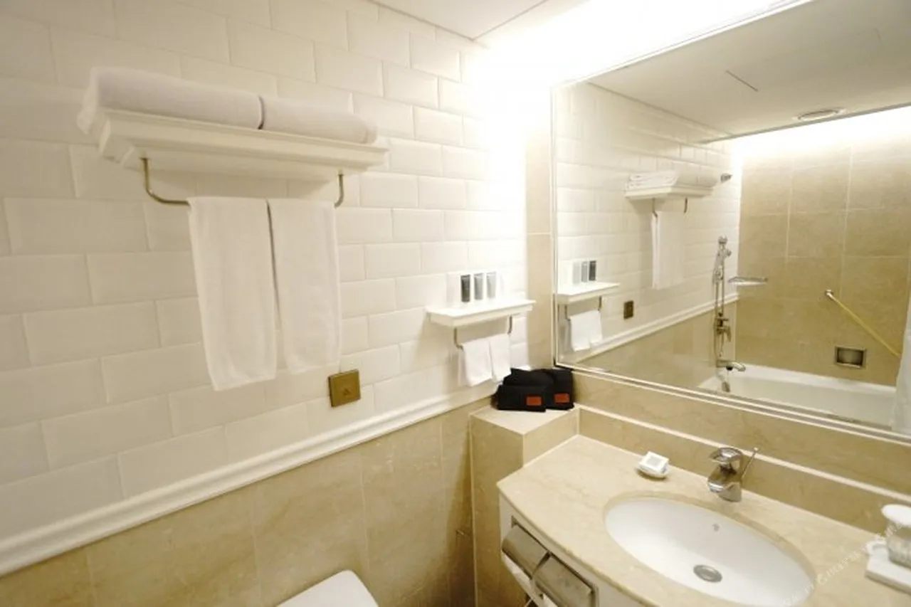 Maison Glad Jeju — rooms and atmosphere