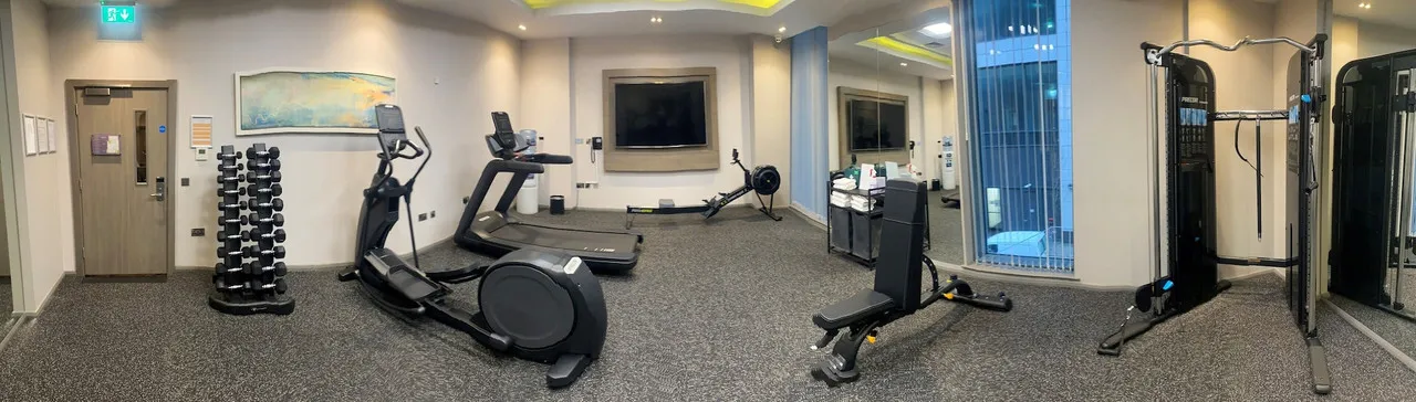 Maldron Hotel Belfast City — rooms and atmosphere