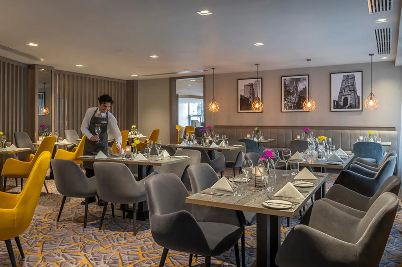 Maldron Hotel South Mall Cork City — ภาพห้องพักและบรรยากาศ