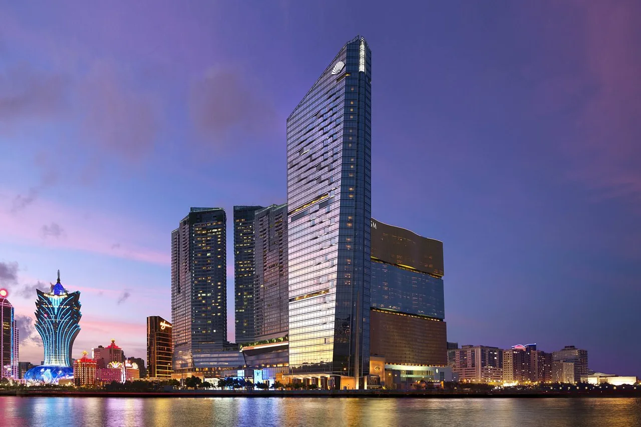 Mandarin Oriental, Macau — rooms and atmosphere