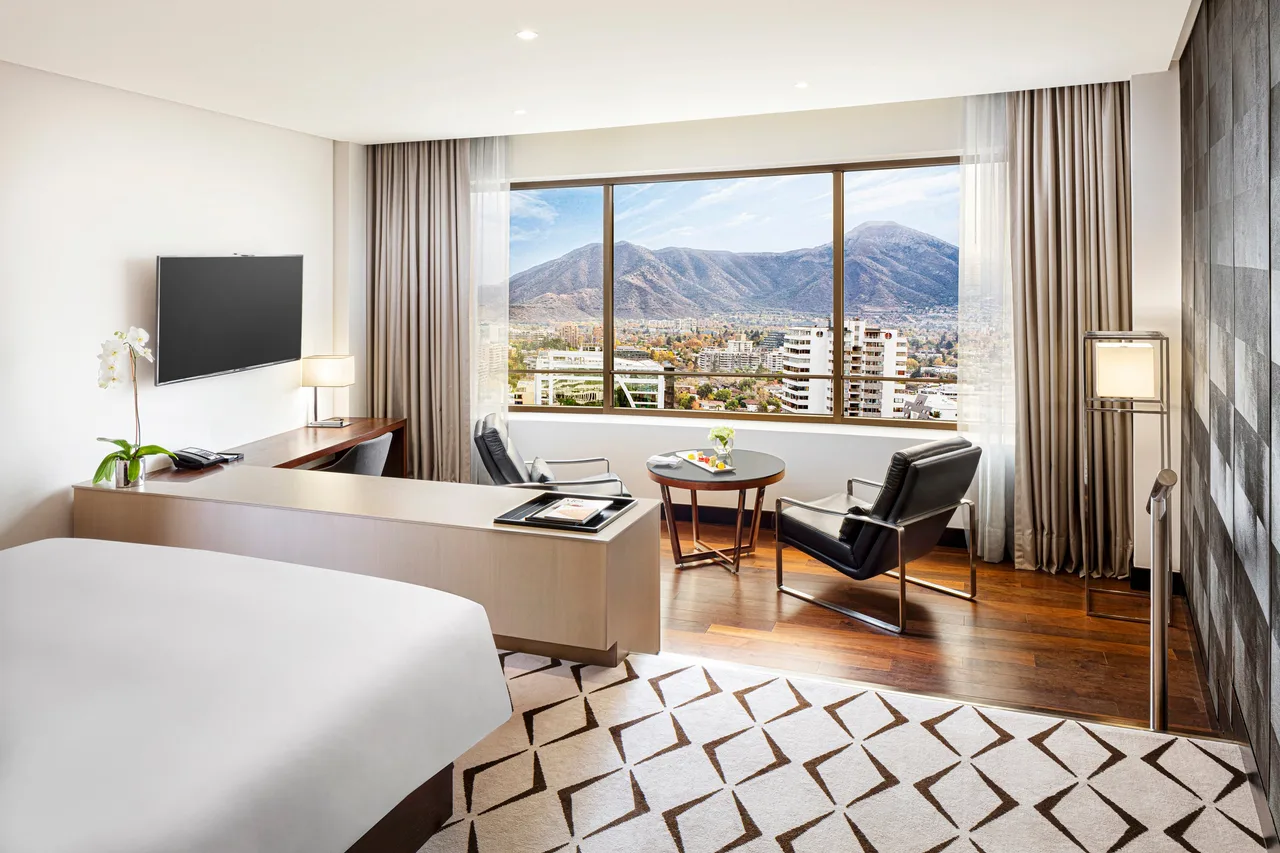Mandarin Oriental, Santiago — rooms and atmosphere