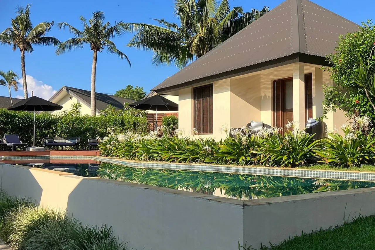 Mangoes Resort — rooms and atmosphere