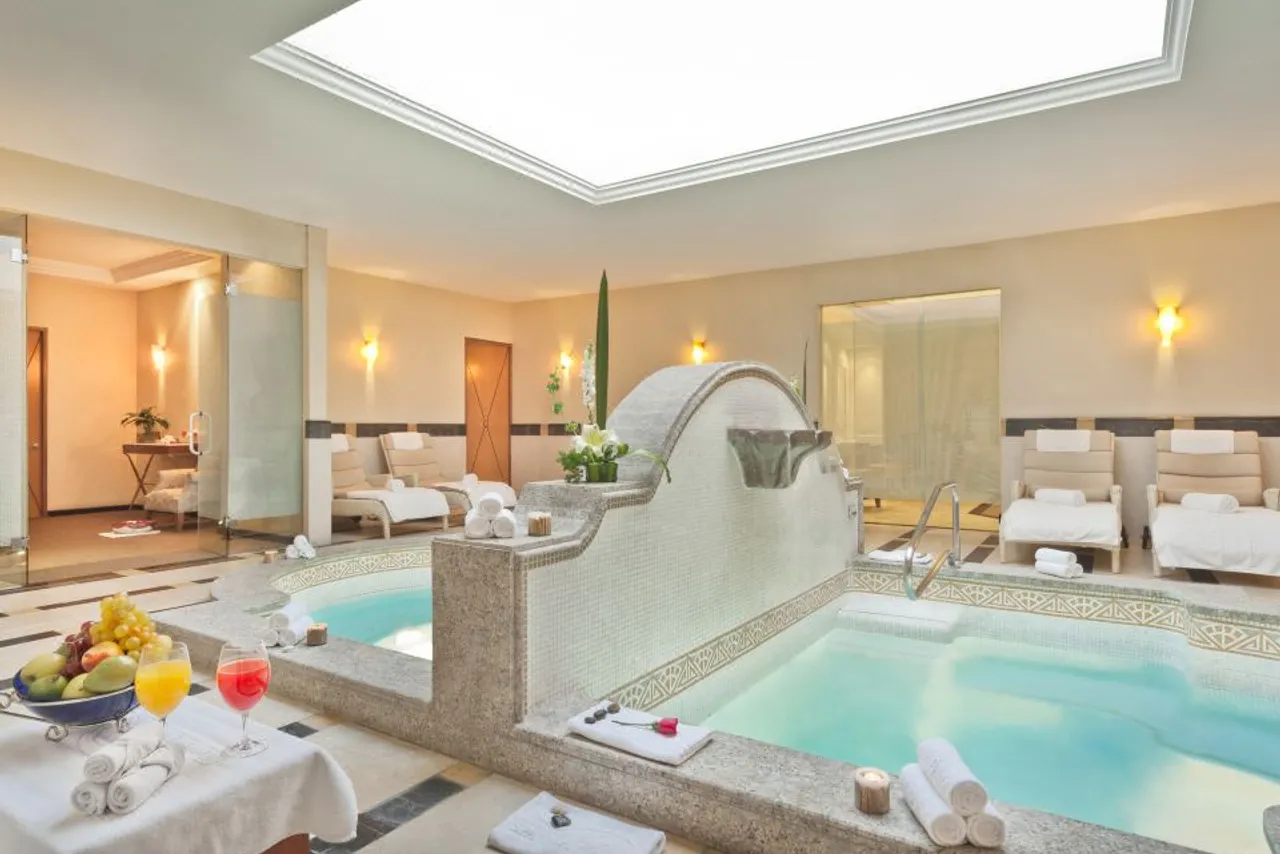 Marquis Reforma Hotel & Spa — rooms and atmosphere