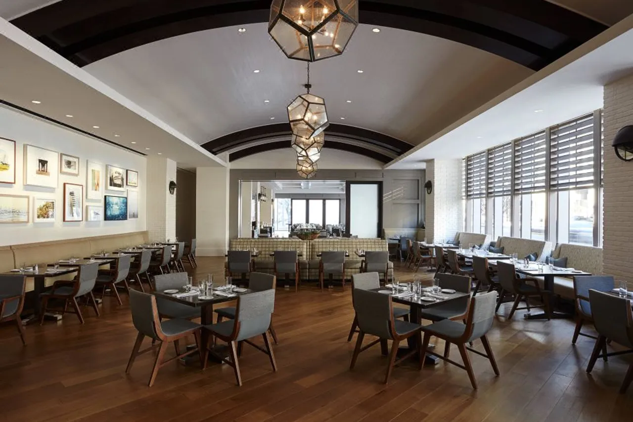 Marriott Marquis Houston — rooms and atmosphere