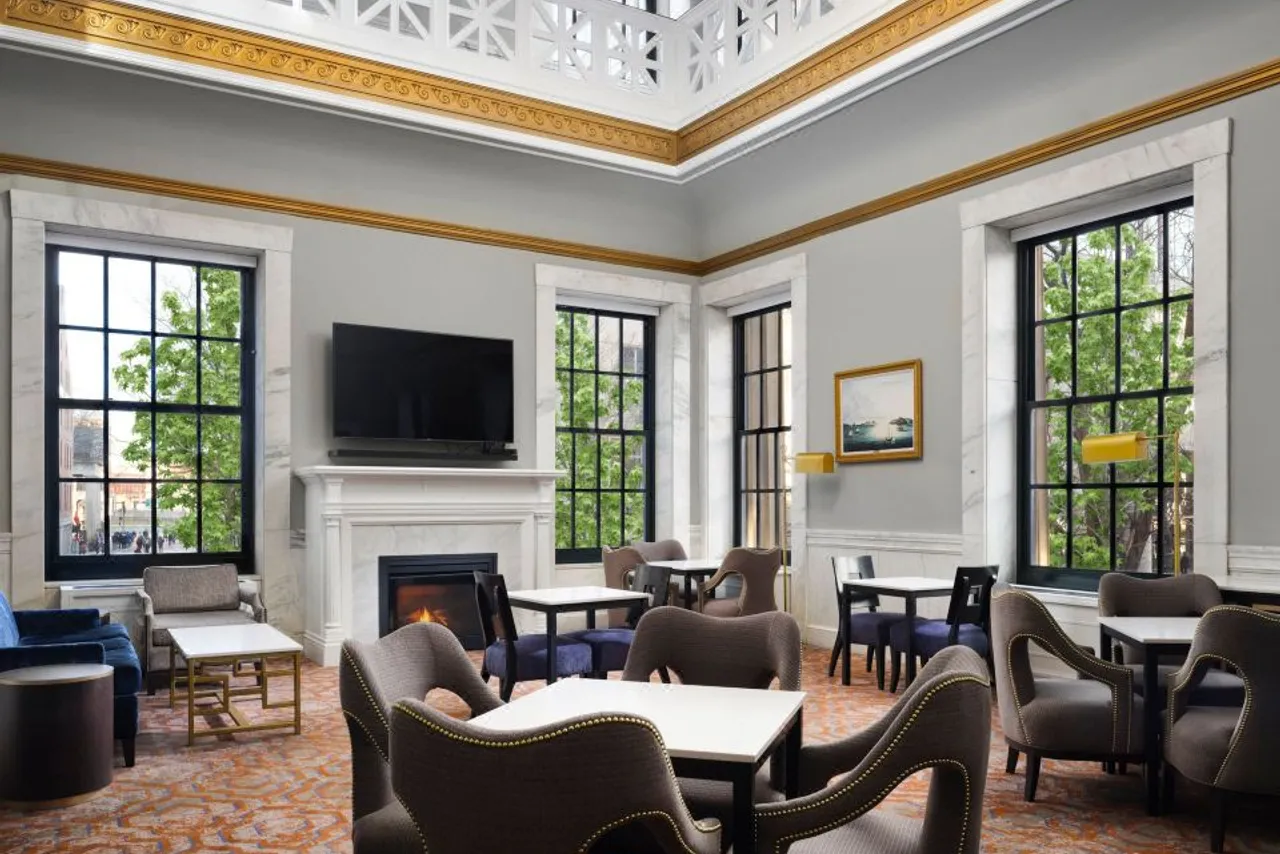 Marriott Vacation Club at Custom House, Boston — rooms and atmosphere