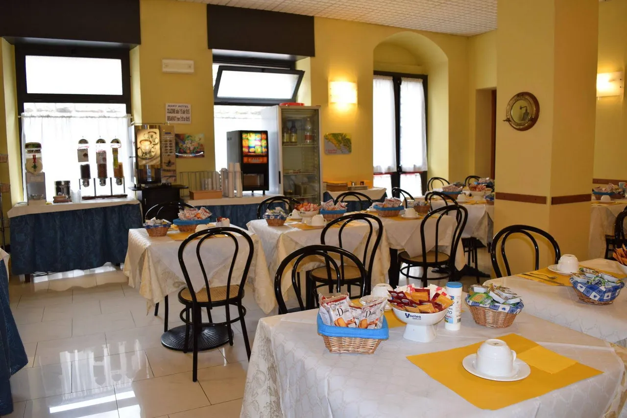Mary Hotel La Spezia — rooms and atmosphere