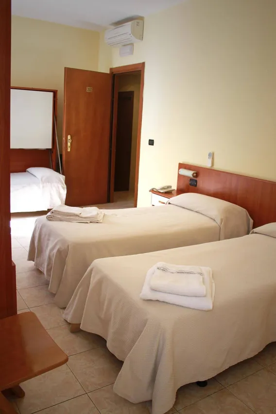 Mary Hotel La Spezia — rooms and atmosphere