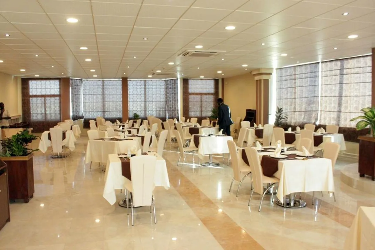 Mauricenter Hotel Nouakchott — rooms and atmosphere