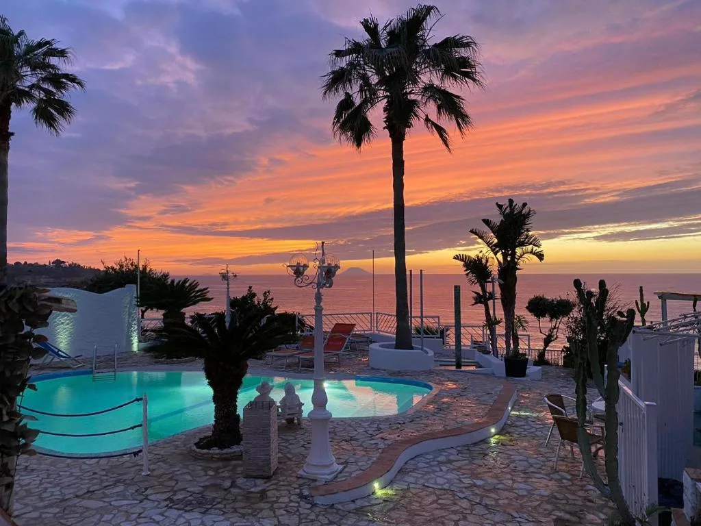 Mediterranean Boutique Hotel — ภาพห้องพักและบรรยากาศ