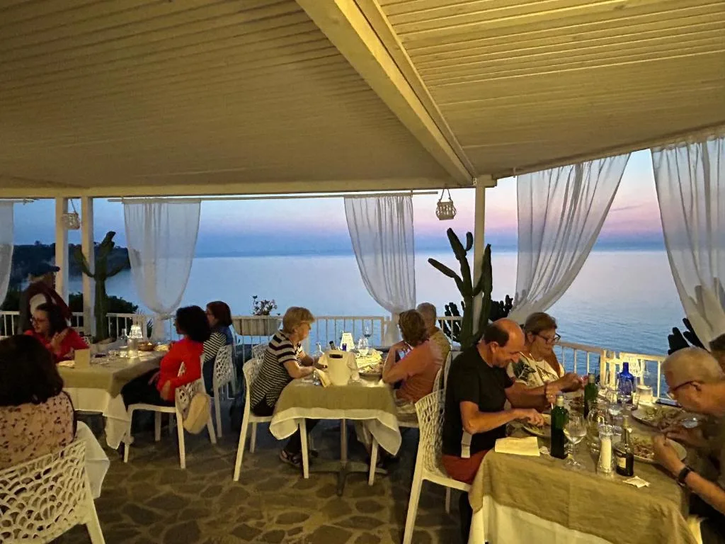 Mediterranean Boutique Hotel — ภาพห้องพักและบรรยากาศ