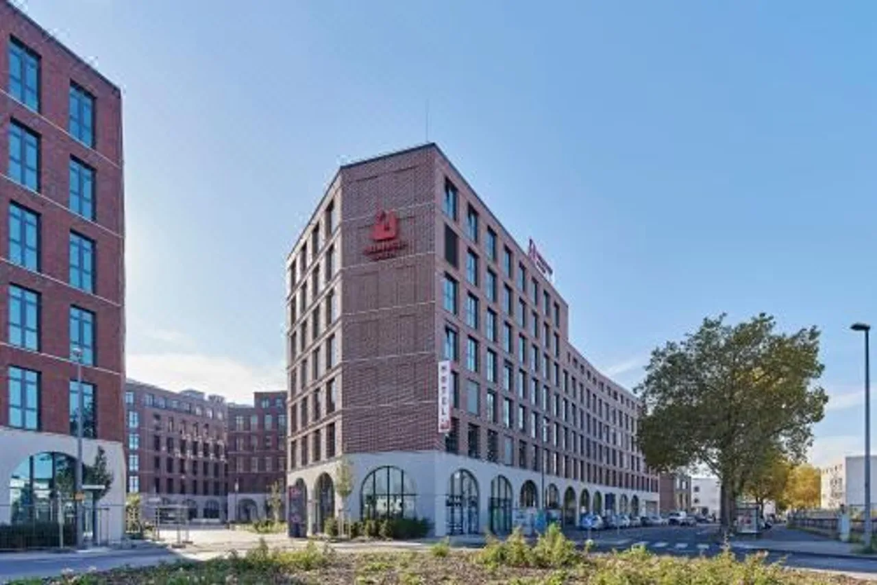 MEININGER Hotel Köln West — โคโลญ