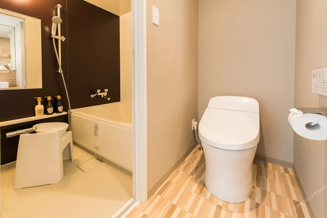 Meitetsu Inn Nagoyaeki Shinkansenguchi — rooms and atmosphere