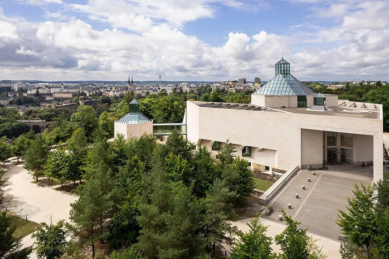 Meliá Luxembourg — rooms and atmosphere
