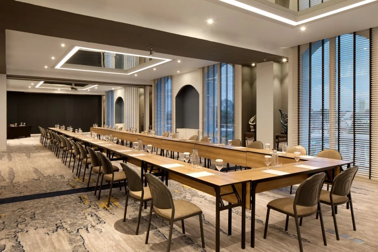 Mercure Jakarta Batavia — rooms and atmosphere