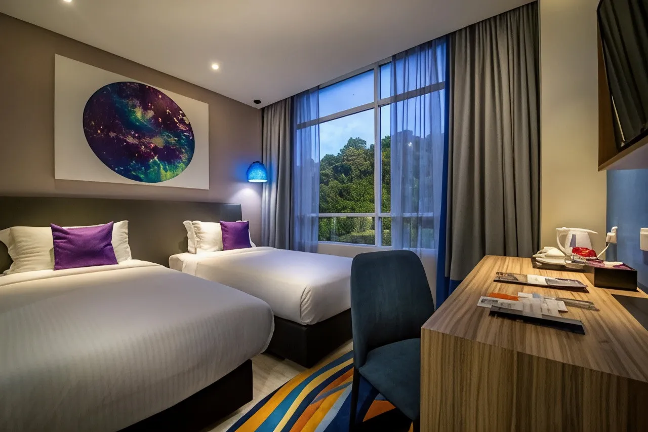 Mercure Kota Kinabalu City Centre — rooms and atmosphere