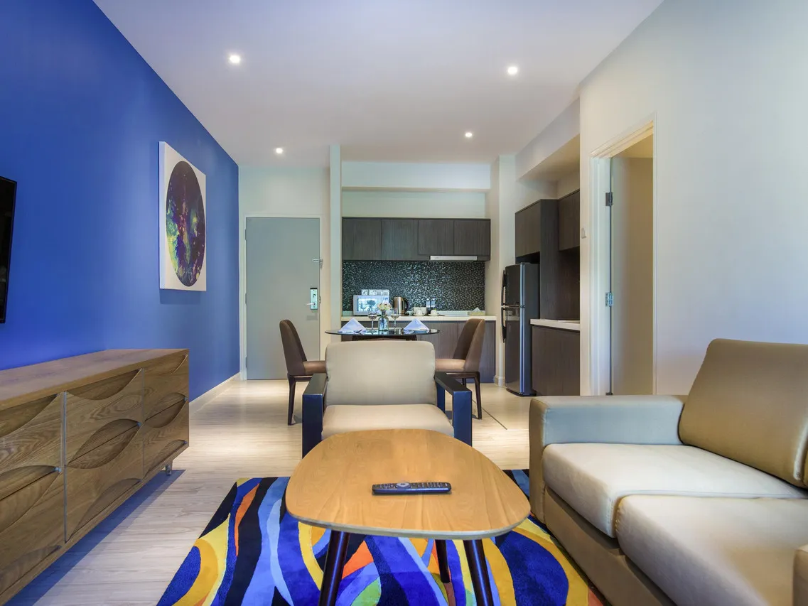 Mercure Kota Kinabalu City Centre — rooms and atmosphere