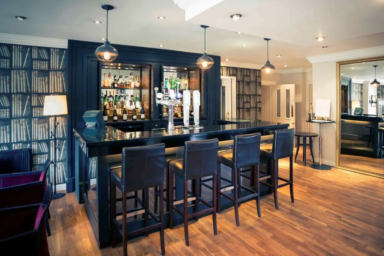 Mercure Oxford Eastgate Hotel — rooms and atmosphere