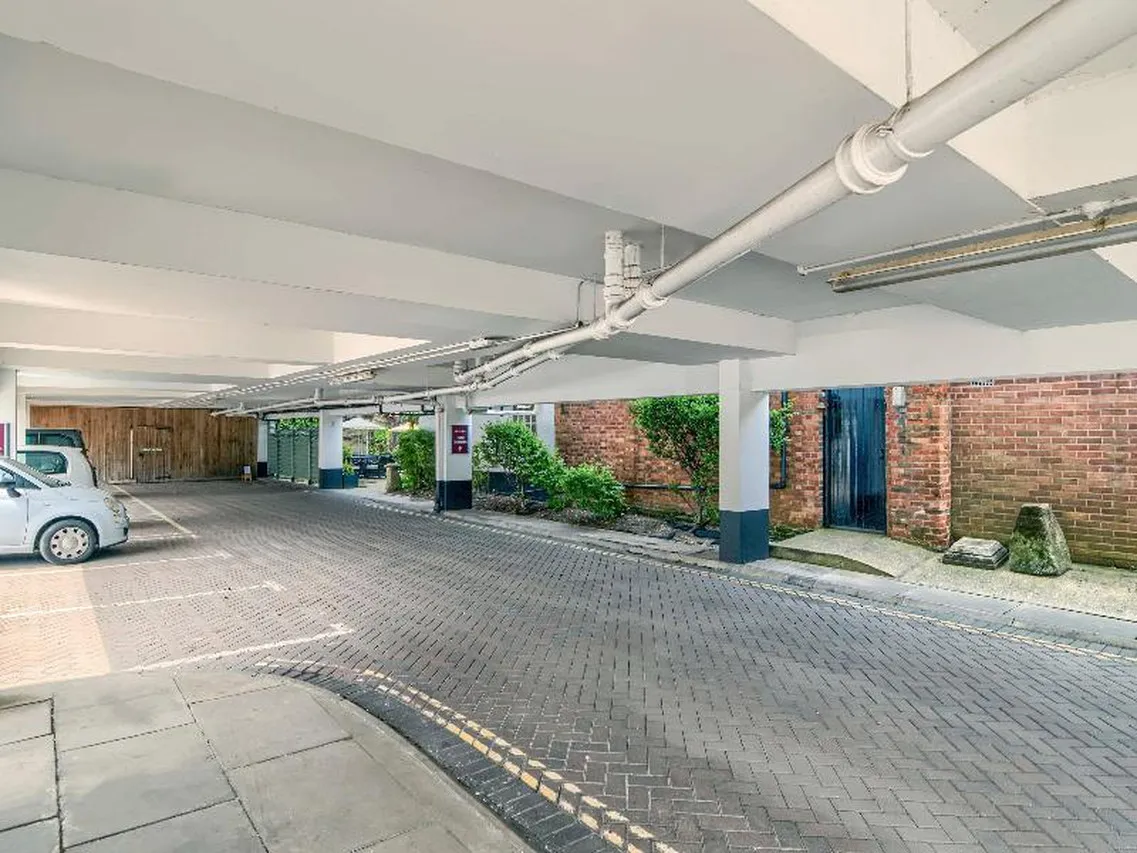 Mercure Salisbury White Hart Hotel — rooms and atmosphere
